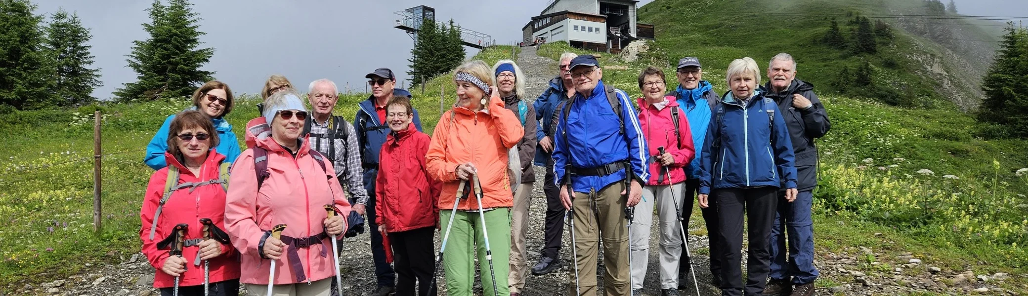 Seniorengruppe vor der Bergstation | © DAV Heilbronn