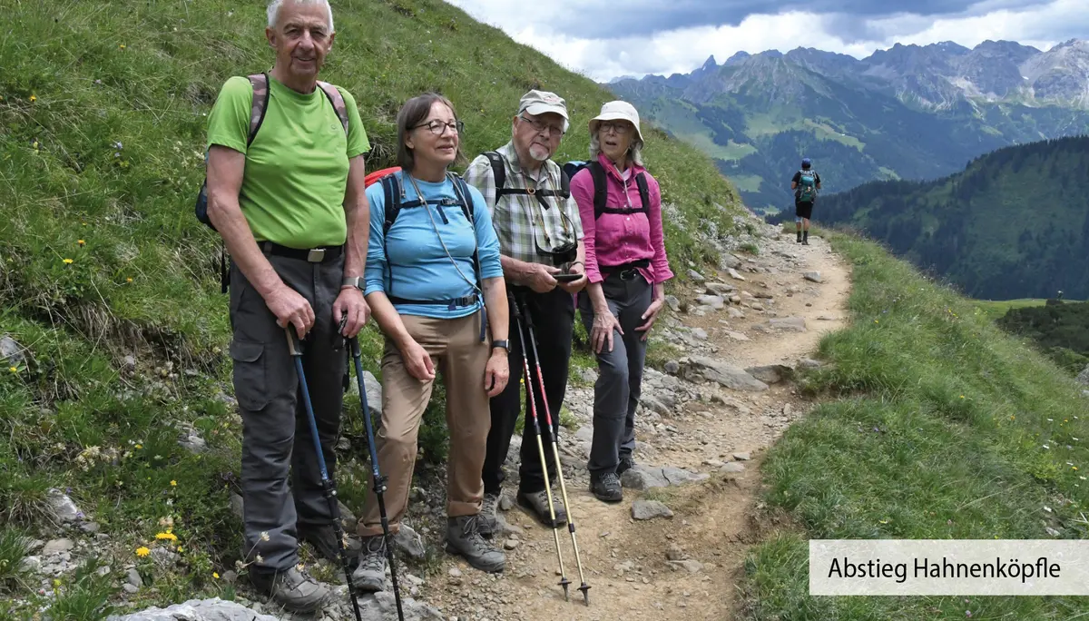 Wandergruppe Abstieg vom Hahnenköpfle | © DAV Heilbronn