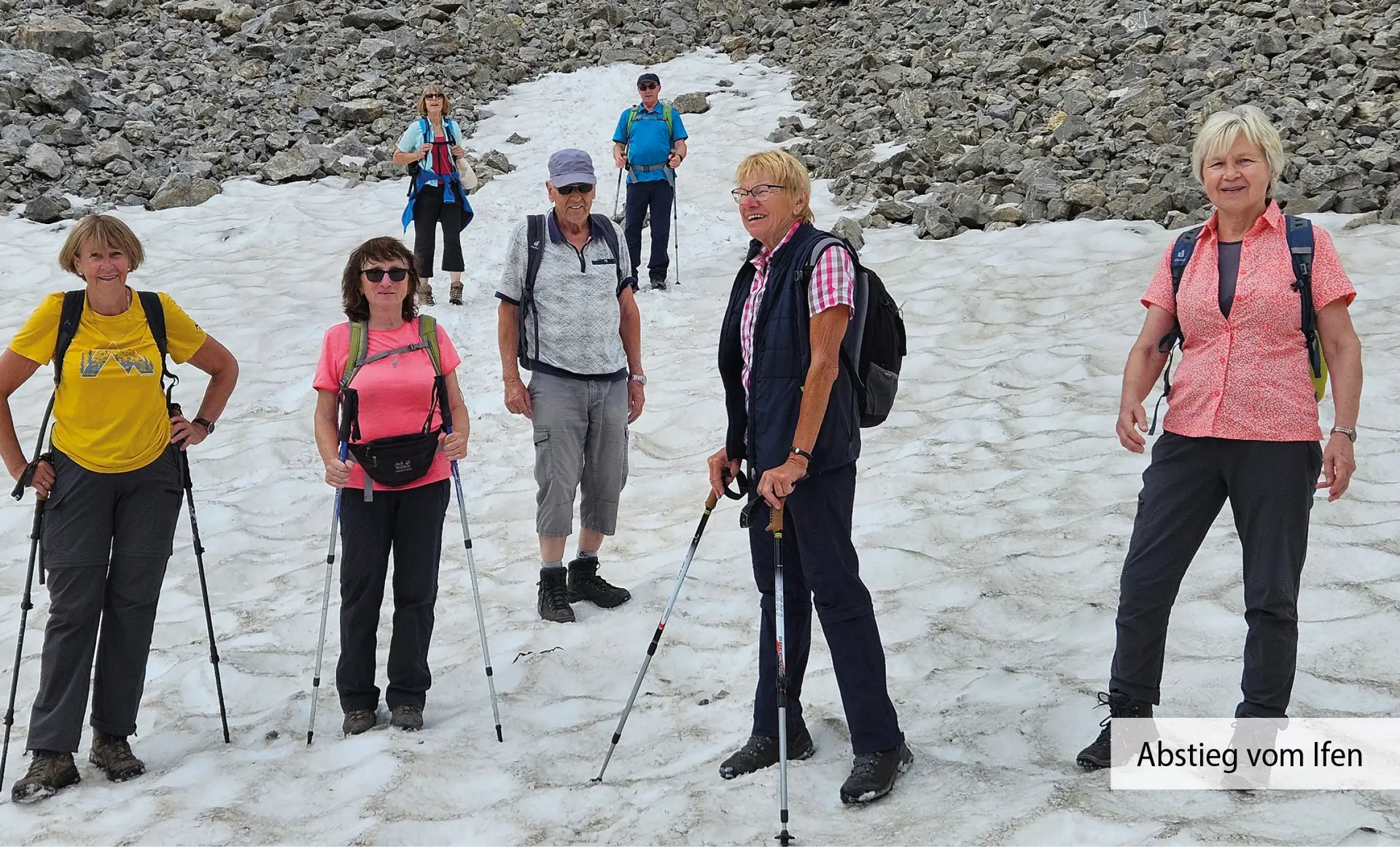 Wandergruppe Abstieg vom Ifen über Schneefeld | © DAV Heilbronn