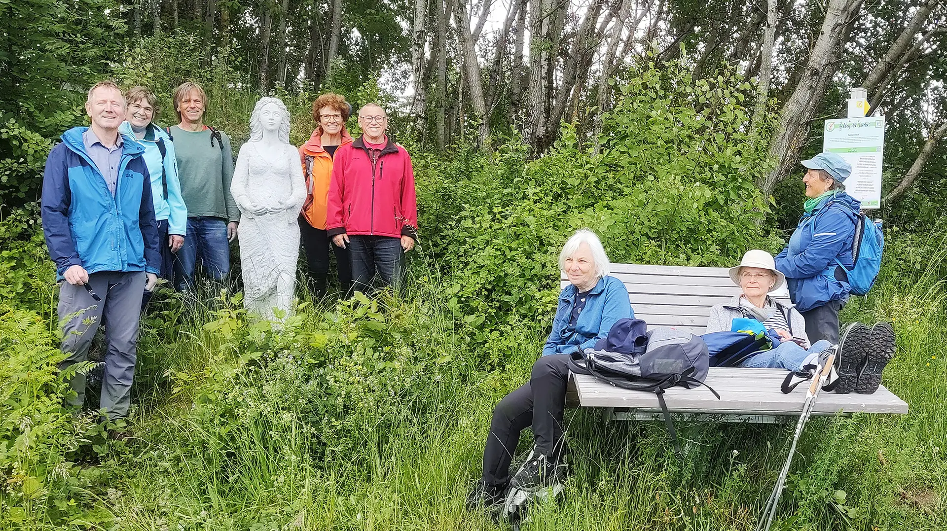 Wandergruppe bei einer Pause um ein Foto zu machen | © DAV Heilbronn