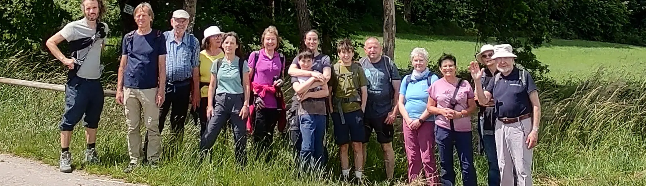 Gruppe von Menschen bei der Monatswanderung der Bezirksgruppe Schwäbisch Hall im Juni 2026 | © DAV Heilbronn