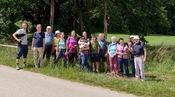 Gruppe von Menschen bei der Monatswanderung der Bezirksgruppe Schwäbisch Hall im Juni 2026 | © DAV Heilbronn