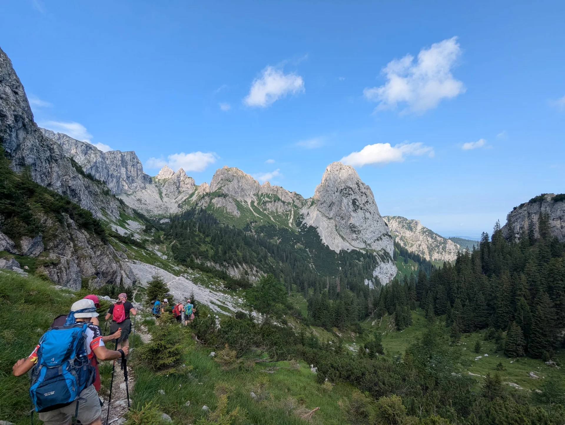 Frauenwandergruppe unterwegs in den Bergen | © DAV Heilbronn