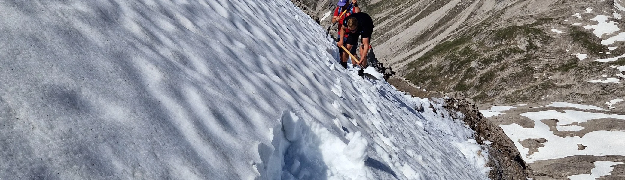 Heilbronner Weg wird zum Saisonstart 2025 gespurt | © DAV Heilbronn