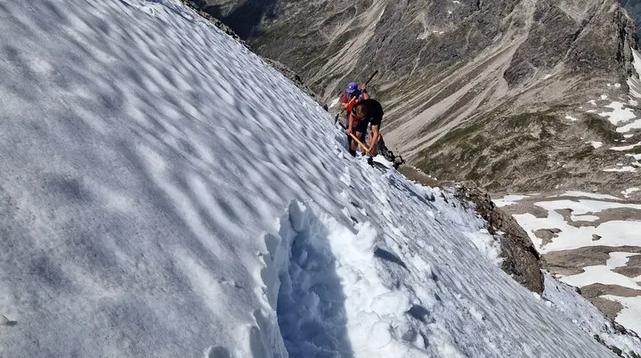 Heilbronner Weg wird zum Saisonstart 2025 gespurt | © DAV Heilbronn