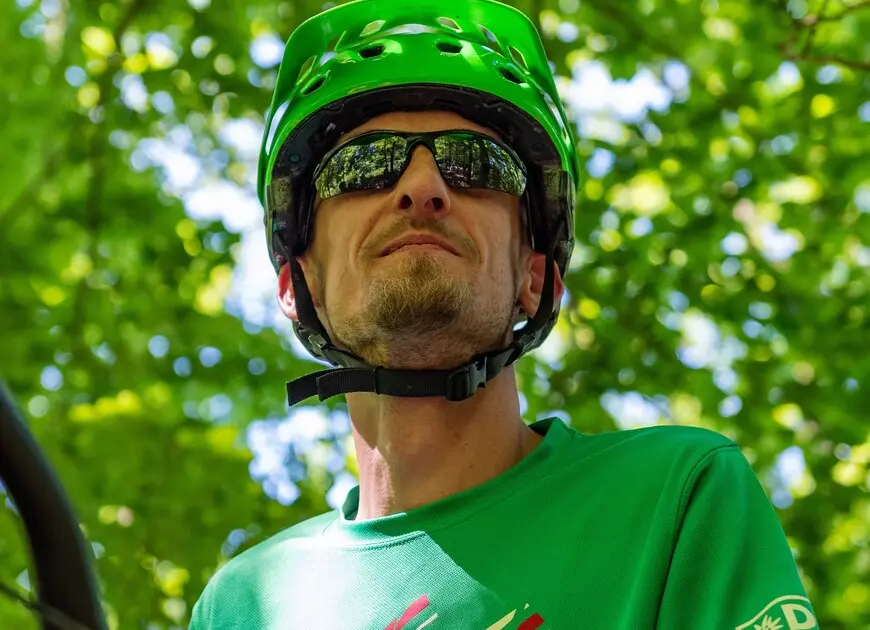Mann mit Fahrradhelm auf Moutainbike | © DAV Heilbronn