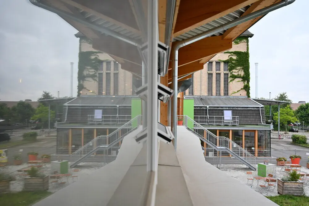 Aussenansicht DAV Alpinzentrum und Kletterarena mit Blick Richtung Geschäftsstelle | © DAV Heilbronn